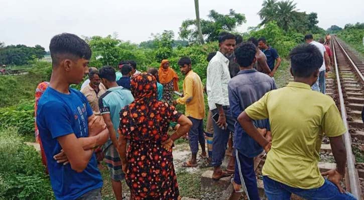আত্রাইয়ে ট্রেনের ধাক্কায় যুবক নিহত