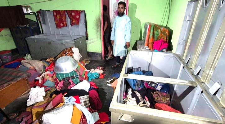 বগুড়ায় বসতবাড়িতে লুটের পর বৃদ্ধাকে হাত-পা বেঁধে হত্যা