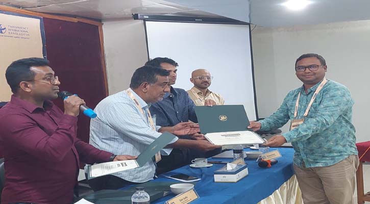 কর্তৃত্ববাদীদের পতন হলেও কর্তৃত্ববাদচর্চা বহাল আছে : টিআইবির নির্বাহী