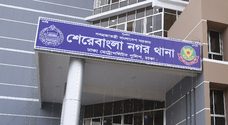 দেয়াল ভেঙে প্রাণ গেল জামাইয়ের দোকানে দাঁড়িয়ে থাকা শ্বশুরের