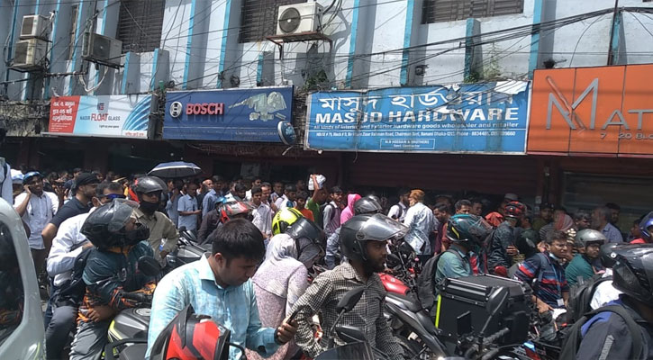 বনানী সড়ক দেড় ঘণ্টা পর সচল