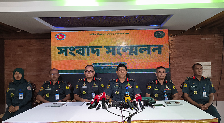 কারাগার থেকে বন্দিরা আমাকেও ফোন দেয়: আইজি প্রিজন