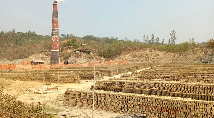 বান্দরবানে অবৈধ ইটভাটা বন্ধ রাখার নির্দেশ