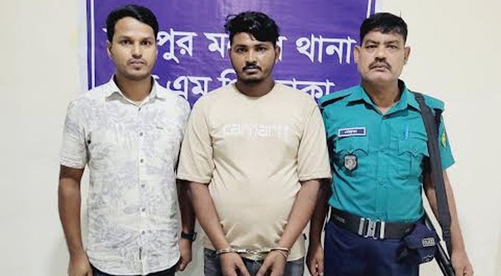 চীনা নাগরিকের ওয়ালেট চুরি, গ্রেপ্তার ২