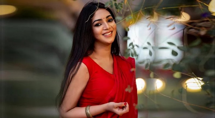 অবশেষে সিনেমায় প্রভা