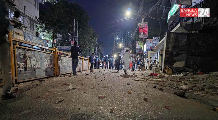 গণঅধিকারকর্মীদের ওপর আইনশৃঙ্খলা বাহিনীর লাঠিচার্জ, নুর-রাশেদসহ আহত ৫০