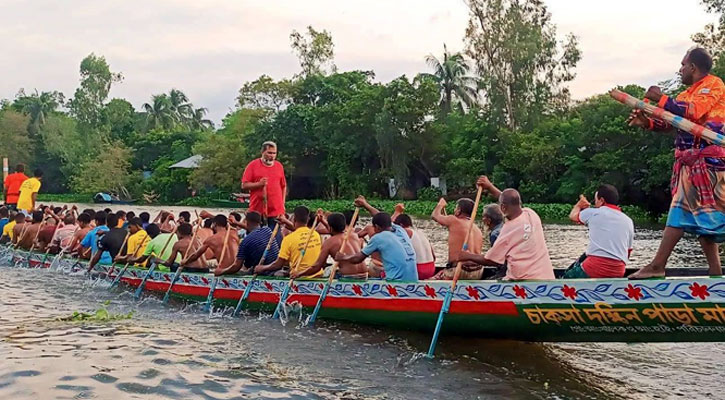 ইঞ্জিনচালিত নৌকার সঙ্গে সংঘর্ষ, বাইচের নৌকা ডুবে নিহত ২
