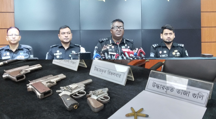সীমান্ত থেকে অস্ত্র এনে ভাড়ায় অপরাধ করতো চক্র, গ্রেপ্তার ৬
