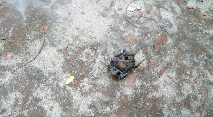 এনসিপি নেতাদের পাশে বিকট শব্দ, পাওয়া গেল পটকা সদৃশ বস্তু