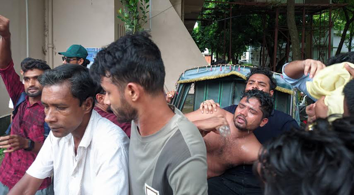 রাবিতে ছাত্রদলের সঙ্গে শিক্ষার্থীদের ধস্তাধস্তি, আহত ৩