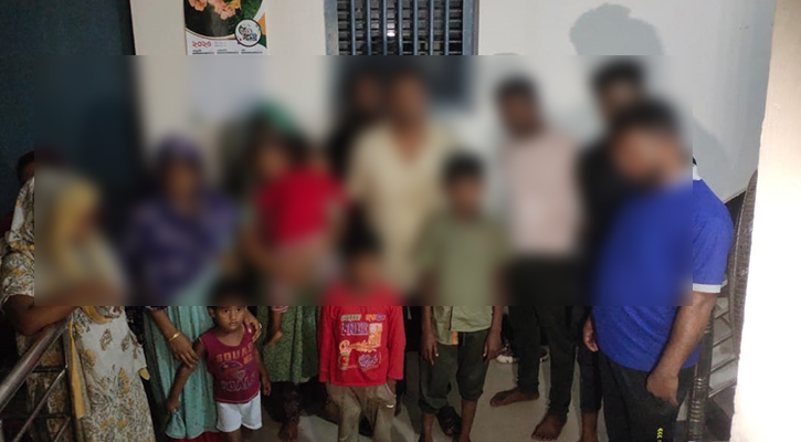 সাতক্ষীরা সীমান্তে ১৪ বাংলাদেশিকে হস্তান্তর করল বিএসএফ