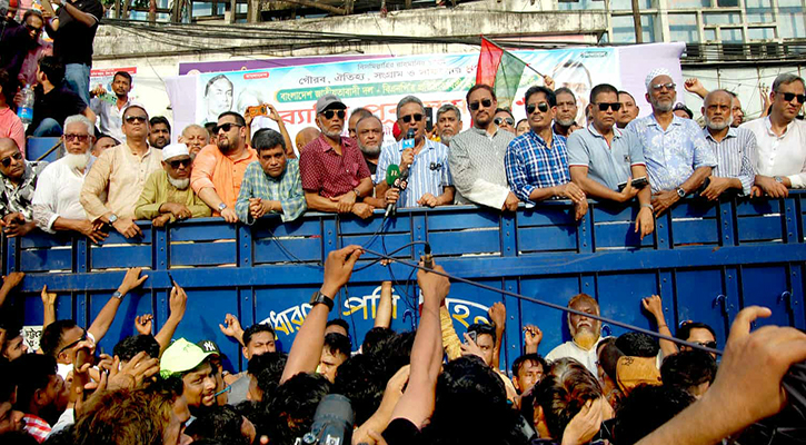 দেশের মানুষ তারেক রহমানের প্রতিটি স্বপ্নের সঙ্গে নিজেদেরকে দেখতে পাচ্ছে: আমীর খসরু