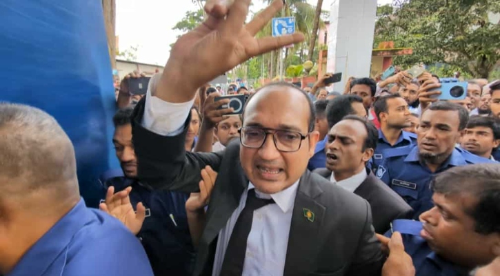 বরগুনায় বিএনপি অফিস ভাঙচুরের মামলায় আওয়ামীপন্থি ১২ আইনজীবী কারাগারে