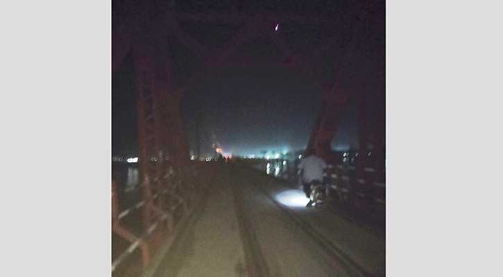 বিদ্যুতের তার চুরি, অন্ধকারে কালুরঘাট সেতু