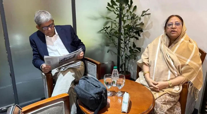 স্ত্রীর চিকিৎসার জন্য সিঙ্গাপুরে গেলেন মির্জা ফখরুল