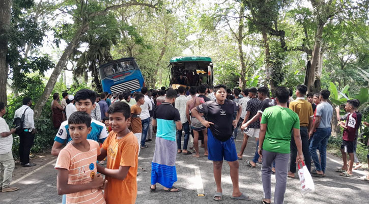 মাদারীপুরে ঢাকা-বরিশাল মহাসড়কে ২ বাসের সংঘর্ষে আহত ১৫