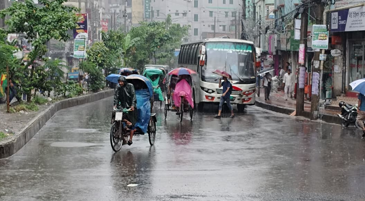 ঢাকাসহ ৬ বিভাগে অতি ভারী বৃষ্টির সতর্কতা, পাহাড় ধসের শঙ্কা 