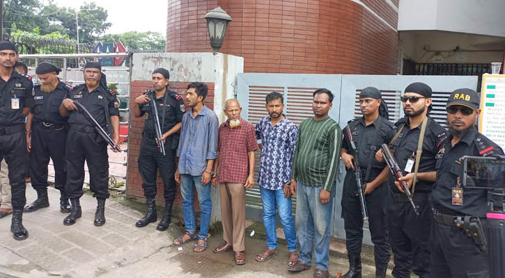 আগারগাঁও পাসপোর্ট অফিস থেকে ৪ দালাল আটক, বিভিন্ন মেয়াদে কারাদণ্ড