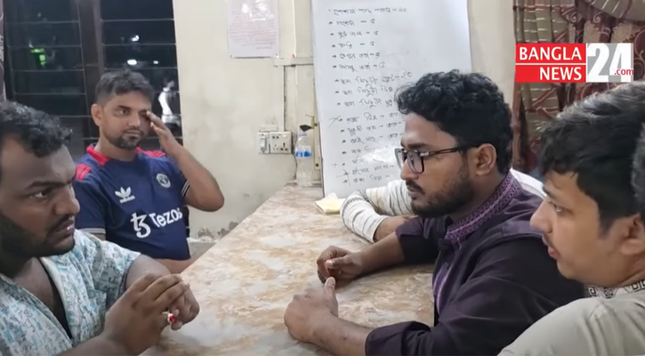 নিয়ম নেই, তবুও হলের দোকানে জরিমানা করছেন ডাকসু নেতারা