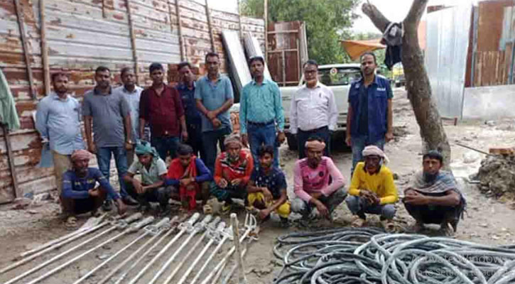 কুমিল্লায় চুন কারখানায় অবৈধ গ্যাস সংযোগ, ৮ শ্রমিক কারাগারে
