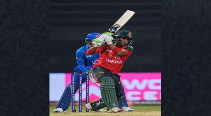 ডু অর ডাই ম্যাচে ব্যাট হাতে ঝড় তুললেন তানজিদ তামিম
