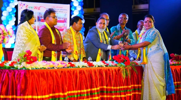 সাউথ এশিয়ান এক্সিলেন্স অ্যাওয়ার্ড পেলেন বসুন্ধরা শুভসংঘের প্রভাষক ললিতা 