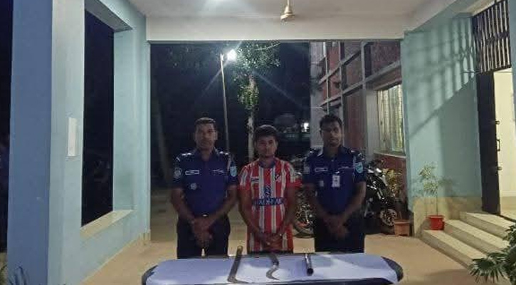 কুমার নদে অস্ত্রের মহড়ার ঘটনায় আটক ১