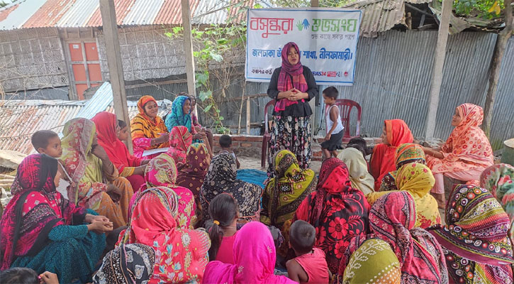 নারীদের আইনি সচেতনতার নিয়ে বসুন্ধরা শুভসংঘের উঠান বৈঠক