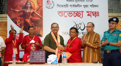 সিদ্ধেশ্বরী পূজা মণ্ডপ পরিদর্শনে ডিএমপি কমিশনার 