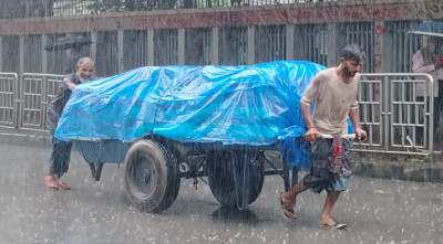 মহানবমীর বৃষ্টিতে ফাঁকা ঢাকা, ভোগান্তি কেবল অলিগলির জলজটে
