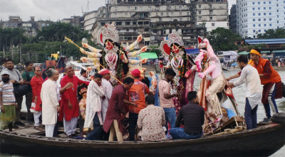 চোখের জলে প্রতিমা বিসর্জন, শেষ হলো শারদীয় দুর্গোৎসব