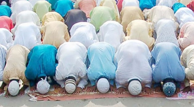 প্রথম কাতারে নামাজ পড়ার গুরুত্ব