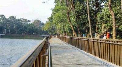 রমনার লেকে নামার কিছুক্ষণ পরেই ভাসলো লাশ