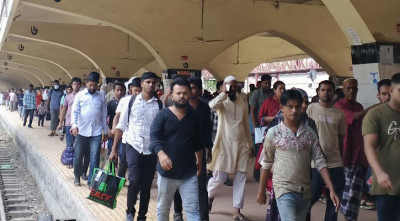 ছুটি শেষে ঢাকায় ফিরছেন কর্মজীবীরা