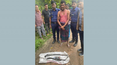 ফেনীতে পুলিশের ওপর হামলা চালিয়ে অস্ত্র নিয়ে পালালো আসামি