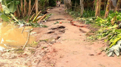 লালমনিরহাটে বন্যার উন্নতি হলেও কমেনি দুর্ভোগ