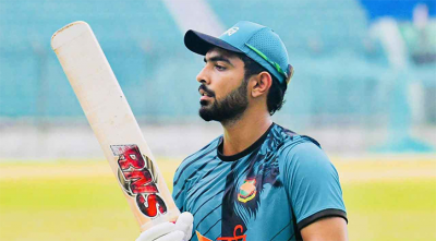 টস জিতে ব্যাটিংয়ে বাংলাদেশ, সাইফের অভিষেক