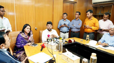 কোনো মিডিয়া বন্ধ হবে না, নতুন মিডিয়া দেব: তথ্য উপদেষ্টা