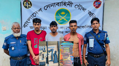 সেনাবাহিনীর অভিযানে আটক ৩, শটগানসহ দেশীয় অস্ত্র উদ্ধার
