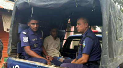 বাবা-মাকে হত্যা করে ঘরের মেঝেতে পুঁতে রাখল ছেলে