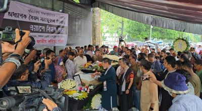মনজুরুল ইসলামের প্রতি শেষ শ্রদ্ধা জানালেন শহিদুল আলম