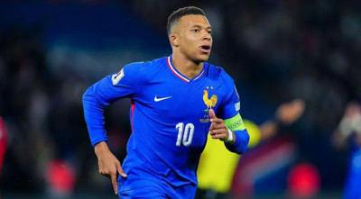 এমবাপ্পের আলোয় ফ্রান্সের জয়যাত্রা অব্যাহত