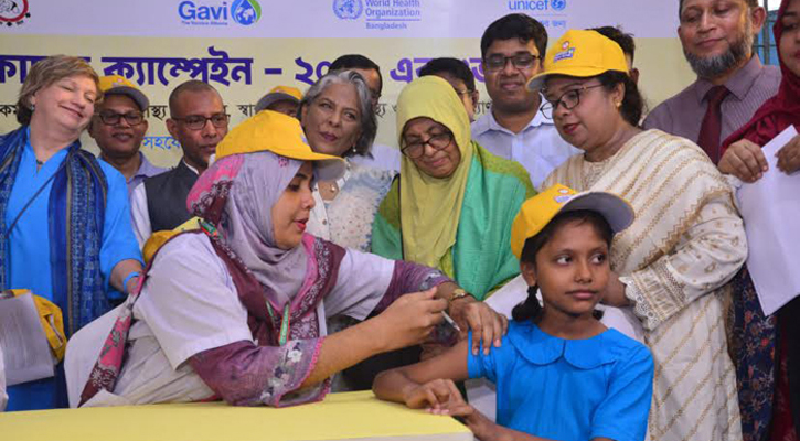 পাঁচ কোটি লক্ষ্যমাত্রায় দেশে প্রথমবার টাইফয়েডের টিকাদান শুরু