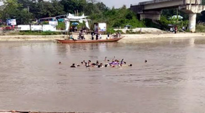 নড়িয়ায় কীর্তিনাশা নদীতে ট্রলারডুবি