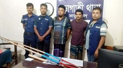 নড়াইলে বাবা-ছেলে গ্রেপ্তার, ধারালো অস্ত্র উদ্ধার