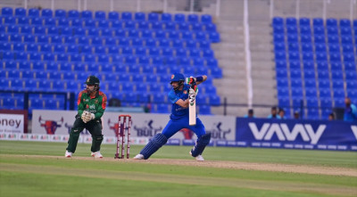 হোয়াইটওয়াশ এড়াতে ২৯৪ রানের লক্ষ্য পেল বাংলাদেশ