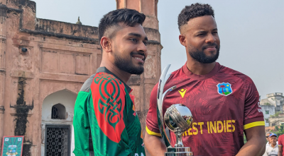 প্রথমবারের মতো লালবাগ কেল্লায় এসেছেন মিরাজ