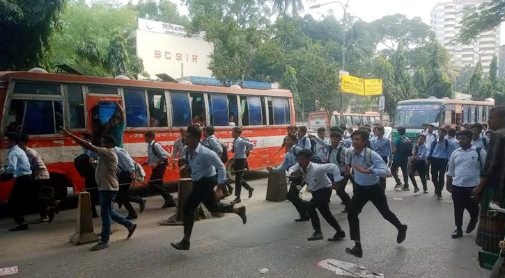 ঢাকা কলেজ-আইডিয়াল কলেজ শিক্ষার্থীদের সংঘর্ষ