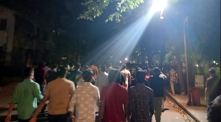 জবি ছাত্রদল নেতা হত্যার ঘটনায় ঢাবিতে বিক্ষোভ মিছিল 