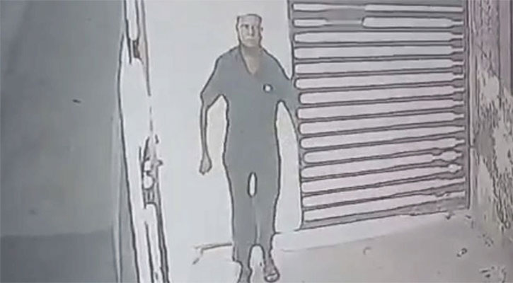 কিশোরগঞ্জে দিনদুপুরে বাসার গেট কেটে ১৩ ভরি স্বর্ণালংকার ও টাকা চুরি
